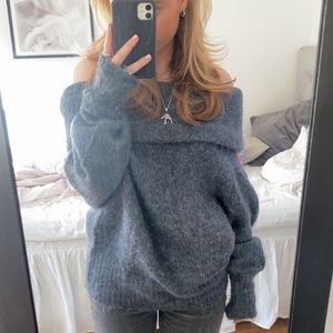 H&M OFF THE SHOULDER SWEATER SIZE SMALL